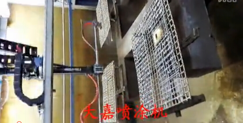 五轴往复机喷涂手机外壳